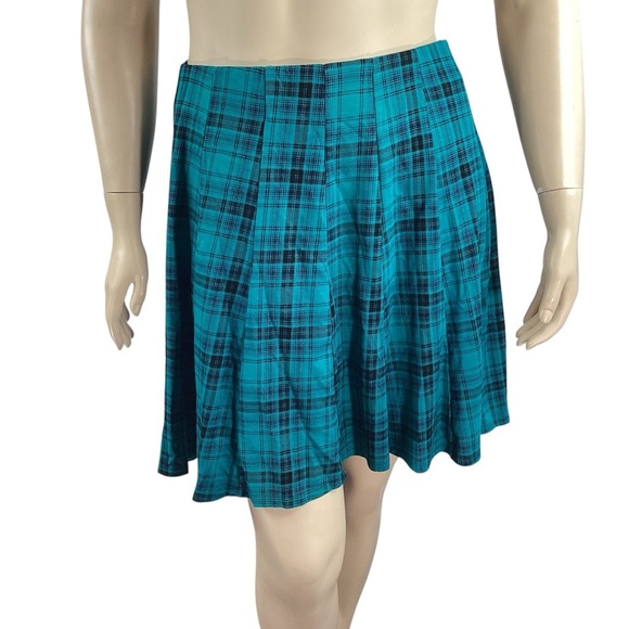Torrid Teal Plaid Seamed Circle Mini Skirt Size 10 (00) - Picture 1 of 7